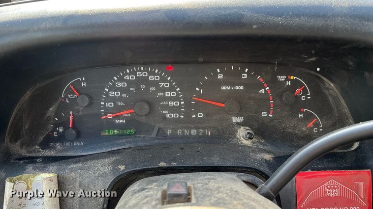 image for item ED2376 2003 Ford F350 Super Duty SuperCab flatbed pickup truck