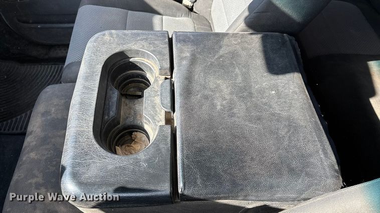 image for item ED2376 2003 Ford F350 Super Duty SuperCab flatbed pickup truck