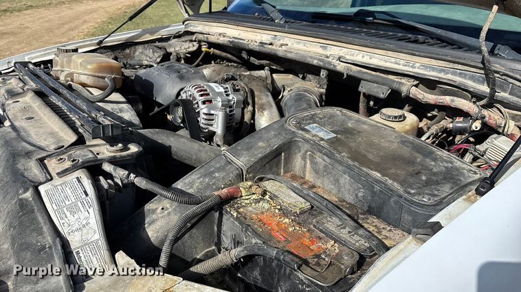 image for item ED2376 2003 Ford F350 Super Duty SuperCab flatbed pickup truck