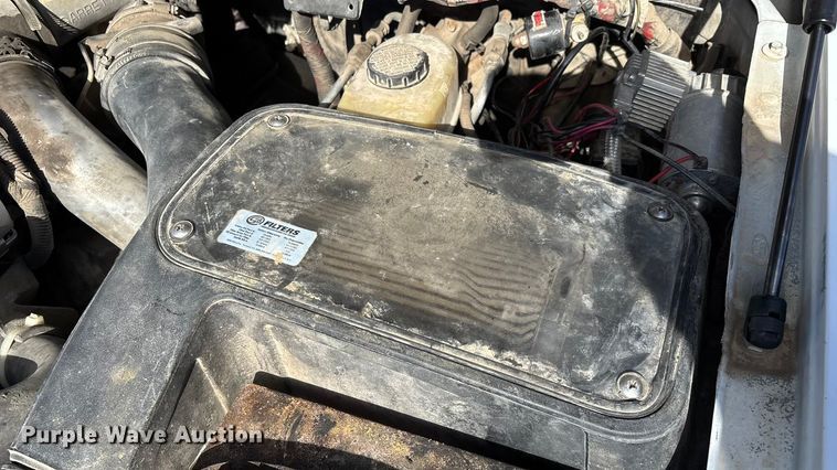 image for item ED2376 2003 Ford F350 Super Duty SuperCab flatbed pickup truck