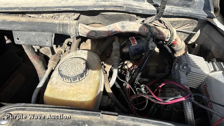 image for item ED2376 2003 Ford F350 Super Duty SuperCab flatbed pickup truck