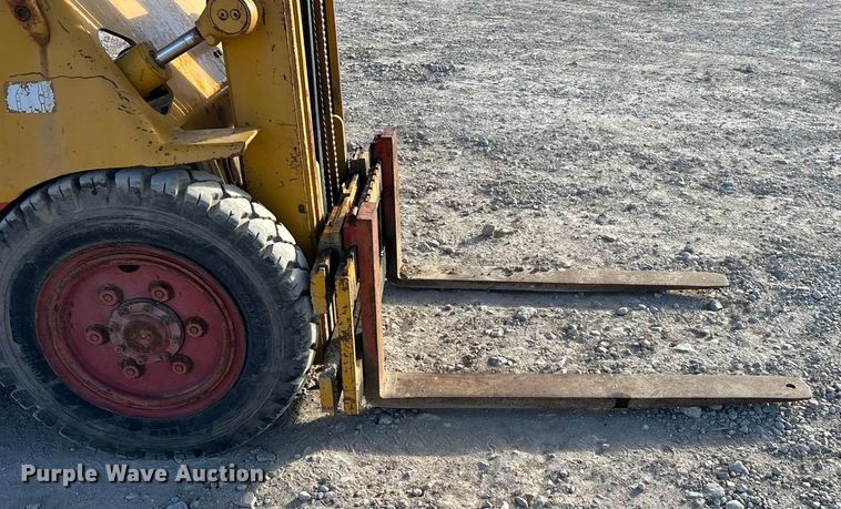 image for item ED2377 Hyster forklift