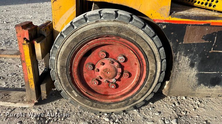 image for item ED2377 Hyster forklift