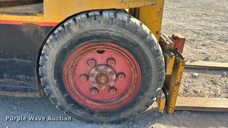 image for item ED2377 Hyster forklift