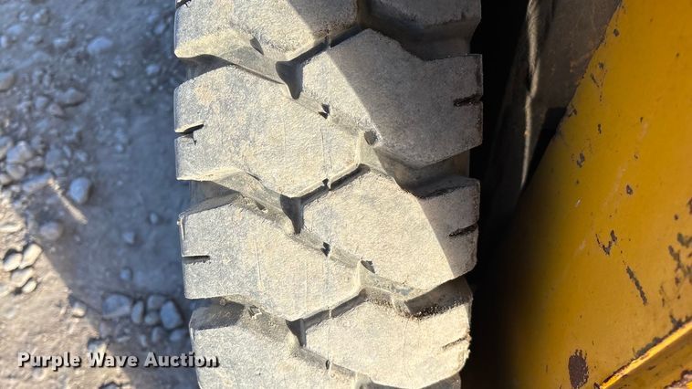 image for item ED2377 Hyster forklift