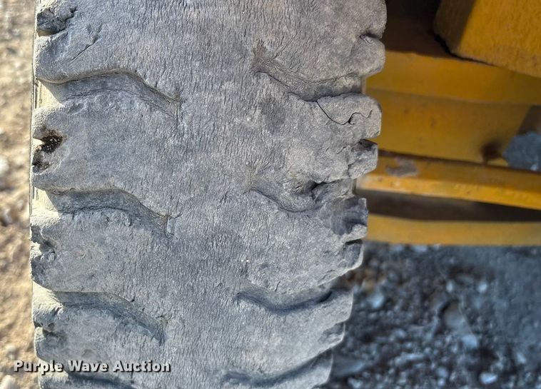 image for item ED2377 Hyster forklift