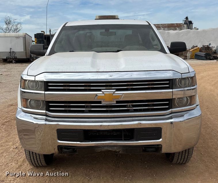 image for item ED2390 2016 Chevrolet Silverado 2500HD Double Cab bale bed pickup truck