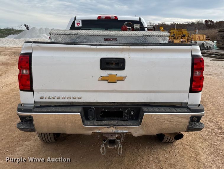 image for item ED2390 2016 Chevrolet Silverado 2500HD Double Cab bale bed pickup truck