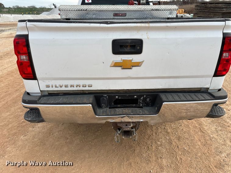 image for item ED2390 2016 Chevrolet Silverado 2500HD Double Cab bale bed pickup truck