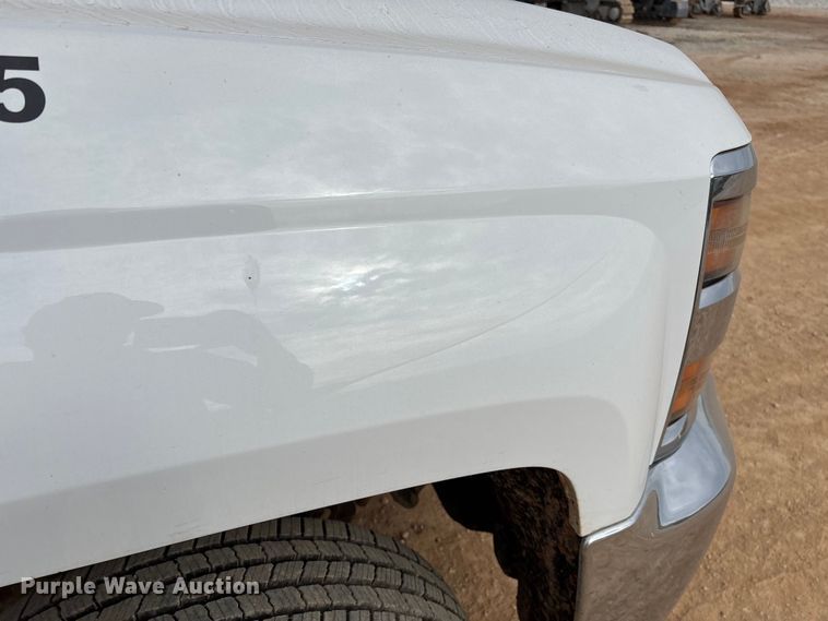 image for item ED2390 2016 Chevrolet Silverado 2500HD Double Cab bale bed pickup truck