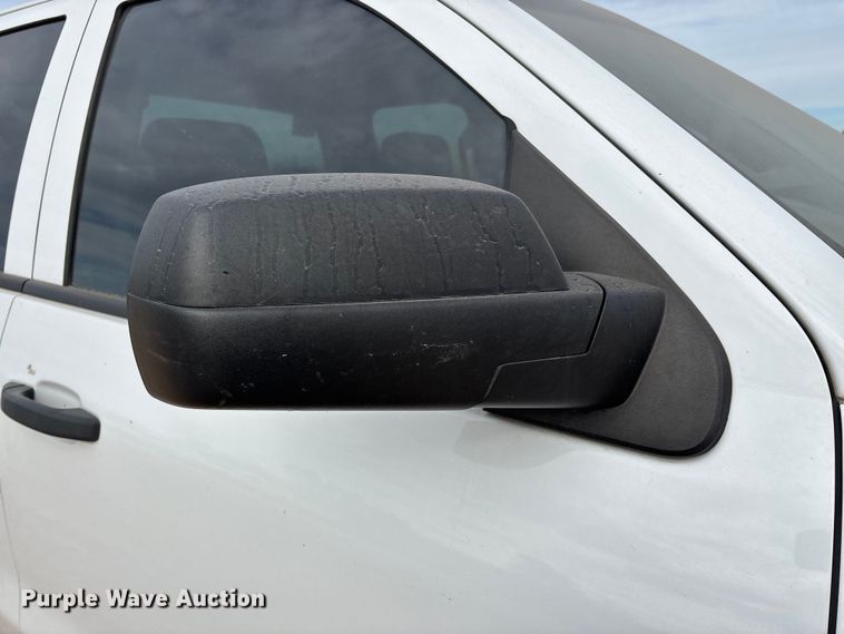 image for item ED2390 2016 Chevrolet Silverado 2500HD Double Cab bale bed pickup truck