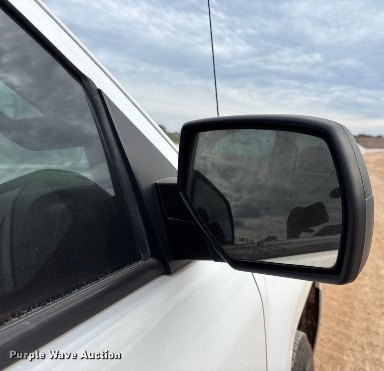 image for item ED2390 2016 Chevrolet Silverado 2500HD Double Cab bale bed pickup truck