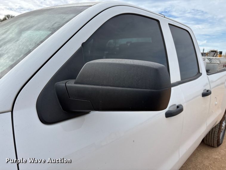 image for item ED2390 2016 Chevrolet Silverado 2500HD Double Cab bale bed pickup truck