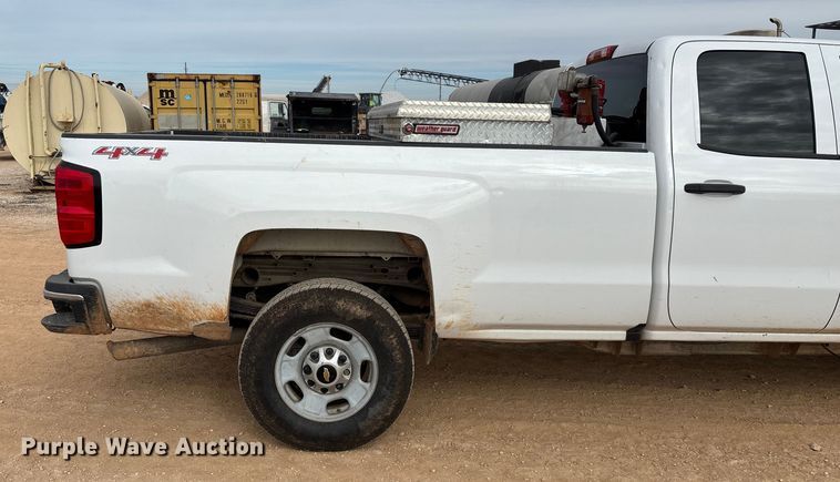 image for item ED2390 2016 Chevrolet Silverado 2500HD Double Cab bale bed pickup truck