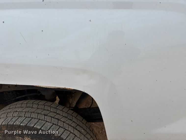 image for item ED2390 2016 Chevrolet Silverado 2500HD Double Cab bale bed pickup truck