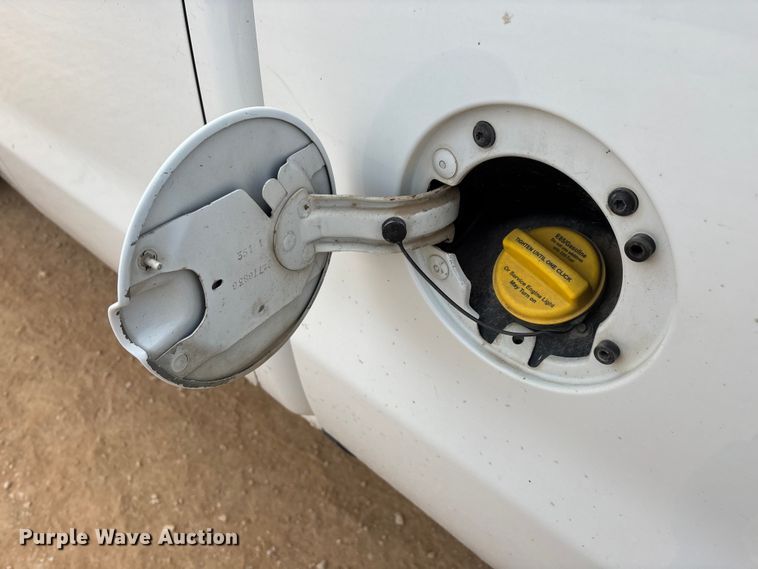 image for item ED2390 2016 Chevrolet Silverado 2500HD Double Cab bale bed pickup truck