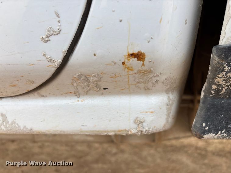 image for item ED2390 2016 Chevrolet Silverado 2500HD Double Cab bale bed pickup truck