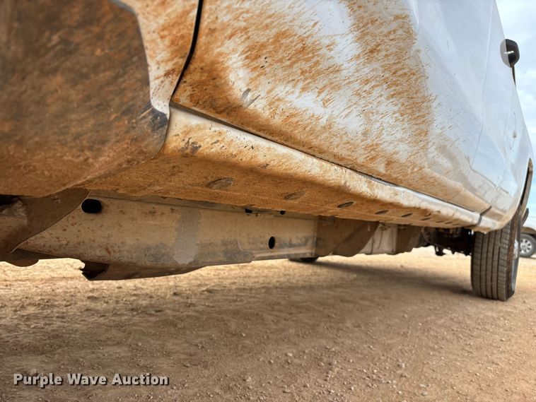 image for item ED2390 2016 Chevrolet Silverado 2500HD Double Cab bale bed pickup truck