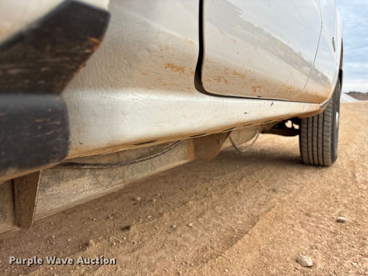 image for item ED2390 2016 Chevrolet Silverado 2500HD Double Cab bale bed pickup truck