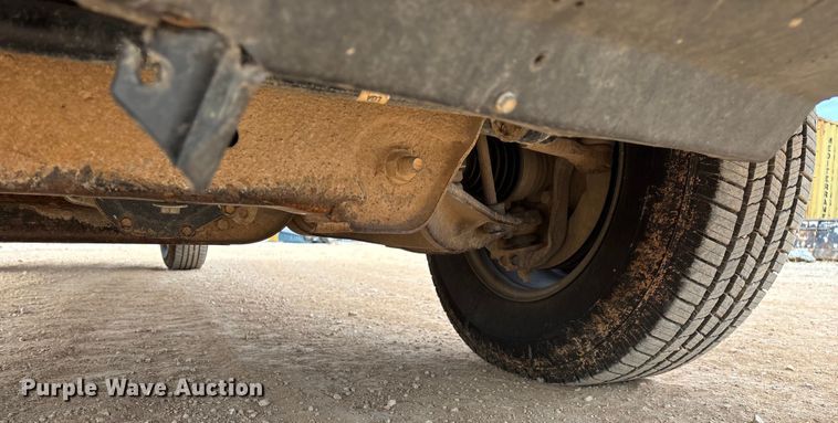 image for item ED2390 2016 Chevrolet Silverado 2500HD Double Cab bale bed pickup truck