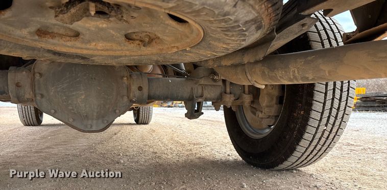 image for item ED2390 2016 Chevrolet Silverado 2500HD Double Cab bale bed pickup truck