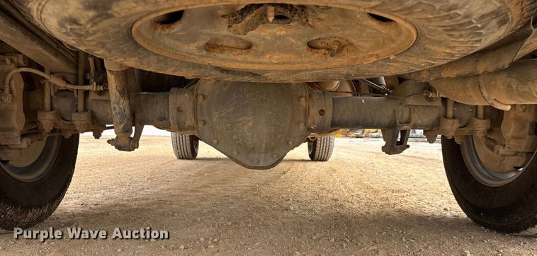 image for item ED2390 2016 Chevrolet Silverado 2500HD Double Cab bale bed pickup truck