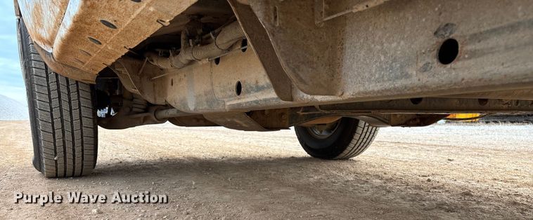 image for item ED2390 2016 Chevrolet Silverado 2500HD Double Cab bale bed pickup truck