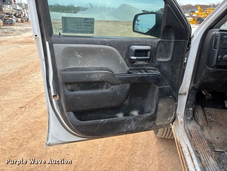 image for item ED2390 2016 Chevrolet Silverado 2500HD Double Cab bale bed pickup truck