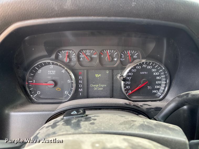 image for item ED2390 2016 Chevrolet Silverado 2500HD Double Cab bale bed pickup truck