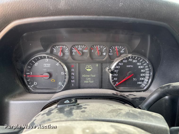 image for item ED2390 2016 Chevrolet Silverado 2500HD Double Cab bale bed pickup truck