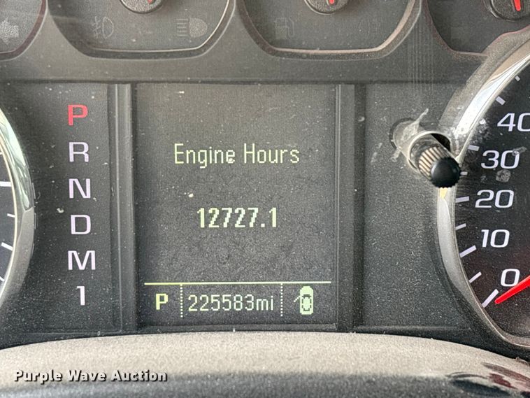 image for item ED2390 2016 Chevrolet Silverado 2500HD Double Cab bale bed pickup truck