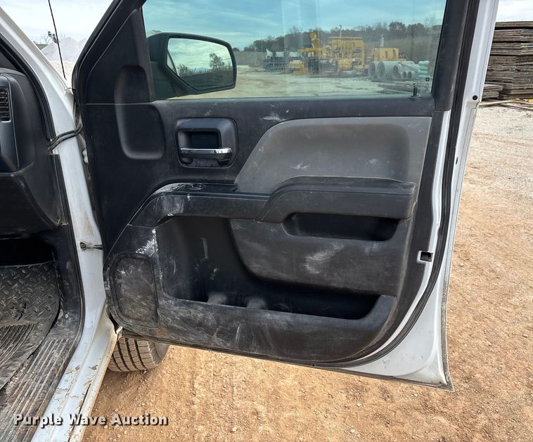 image for item ED2390 2016 Chevrolet Silverado 2500HD Double Cab bale bed pickup truck