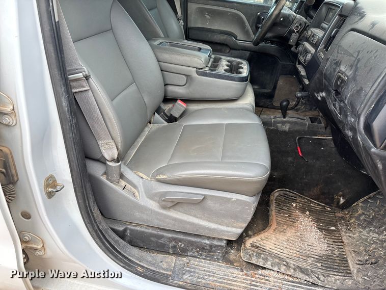 image for item ED2390 2016 Chevrolet Silverado 2500HD Double Cab bale bed pickup truck