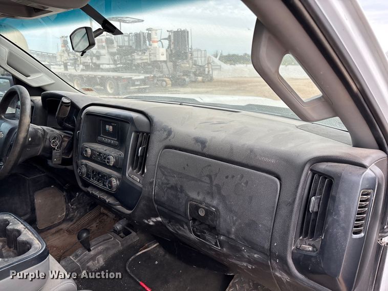 image for item ED2390 2016 Chevrolet Silverado 2500HD Double Cab bale bed pickup truck