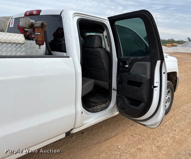 image for item ED2390 2016 Chevrolet Silverado 2500HD Double Cab bale bed pickup truck