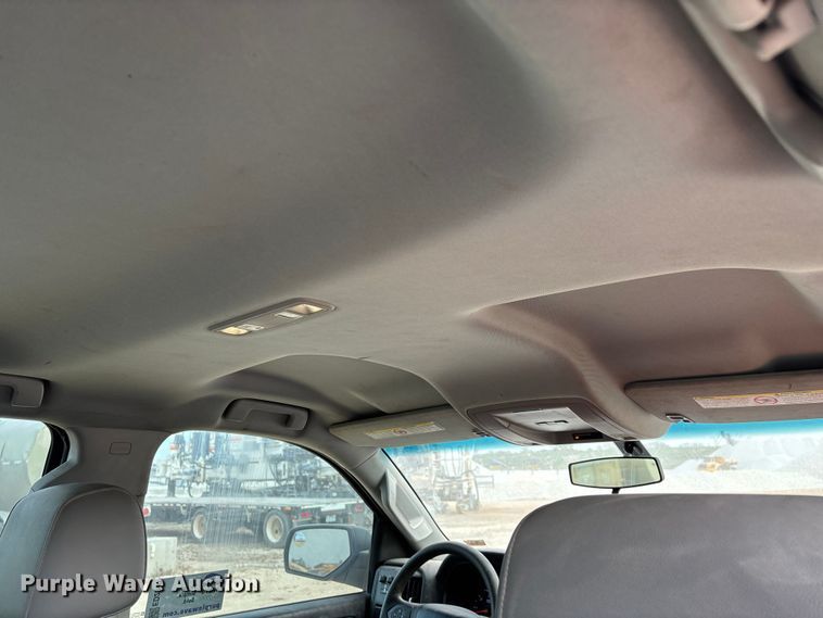 image for item ED2390 2016 Chevrolet Silverado 2500HD Double Cab bale bed pickup truck