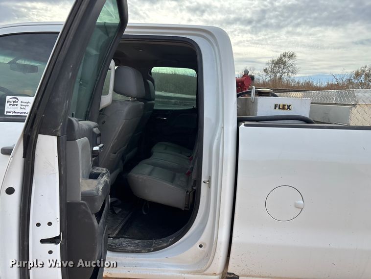 image for item ED2390 2016 Chevrolet Silverado 2500HD Double Cab bale bed pickup truck