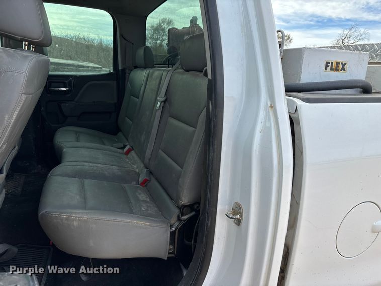 image for item ED2390 2016 Chevrolet Silverado 2500HD Double Cab bale bed pickup truck