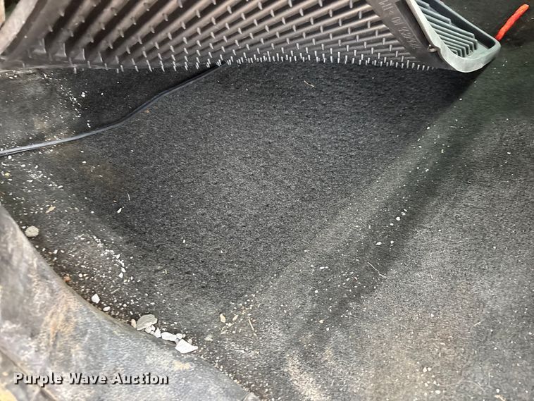 image for item ED2390 2016 Chevrolet Silverado 2500HD Double Cab bale bed pickup truck