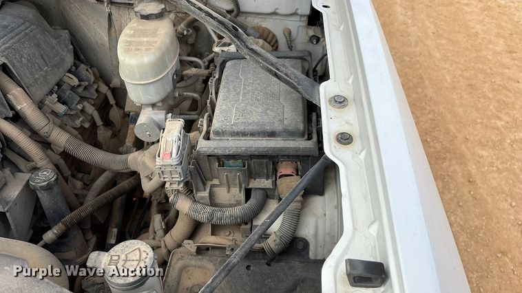 image for item ED2390 2016 Chevrolet Silverado 2500HD Double Cab bale bed pickup truck