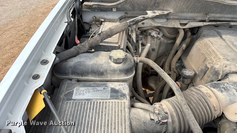 image for item ED2390 2016 Chevrolet Silverado 2500HD Double Cab bale bed pickup truck