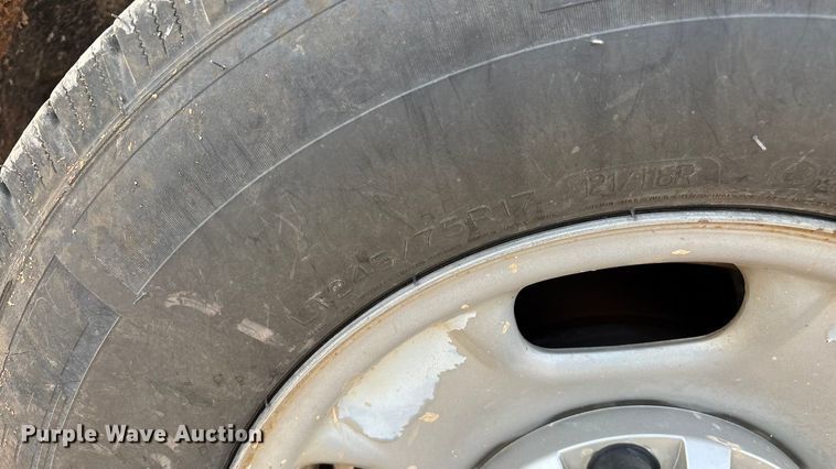 image for item ED2390 2016 Chevrolet Silverado 2500HD Double Cab bale bed pickup truck