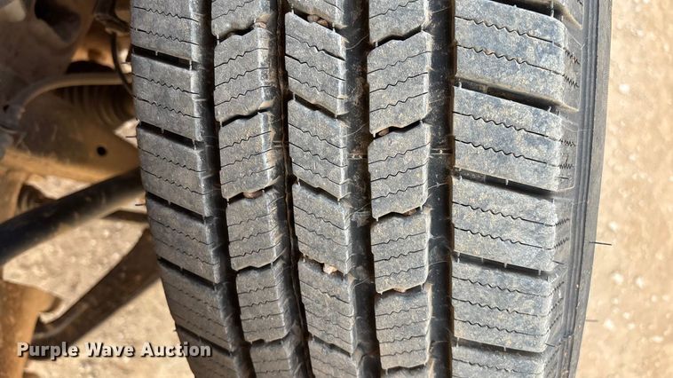 image for item ED2390 2016 Chevrolet Silverado 2500HD Double Cab bale bed pickup truck