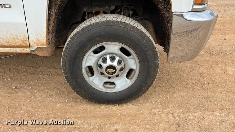 image for item ED2390 2016 Chevrolet Silverado 2500HD Double Cab bale bed pickup truck