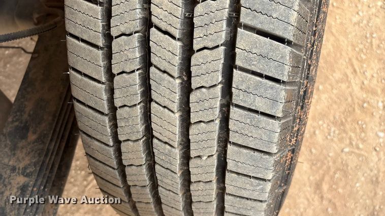 image for item ED2390 2016 Chevrolet Silverado 2500HD Double Cab bale bed pickup truck