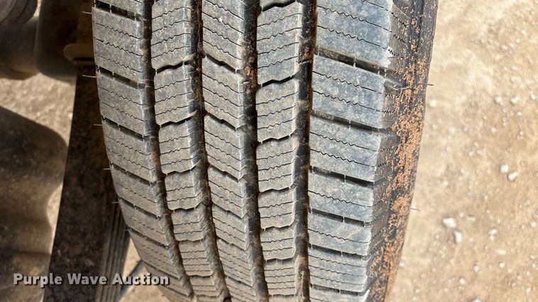 image for item ED2390 2016 Chevrolet Silverado 2500HD Double Cab bale bed pickup truck