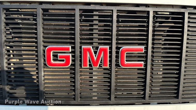 image for item ED2398 1997 GMC C6500 Crew Cab flatbed truck
