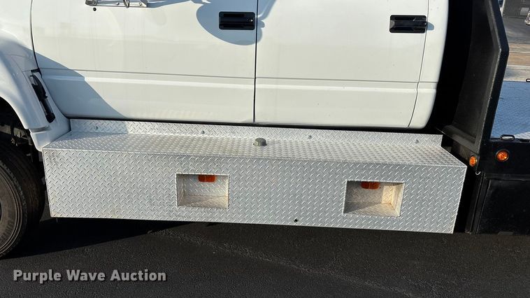 image for item ED2398 1997 GMC C6500 Crew Cab flatbed truck