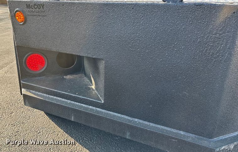 image for item ED2398 1997 GMC C6500 Crew Cab flatbed truck