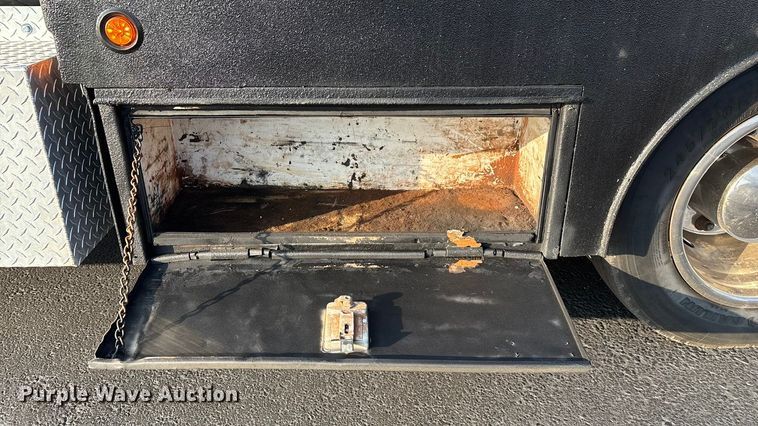 image for item ED2398 1997 GMC C6500 Crew Cab flatbed truck